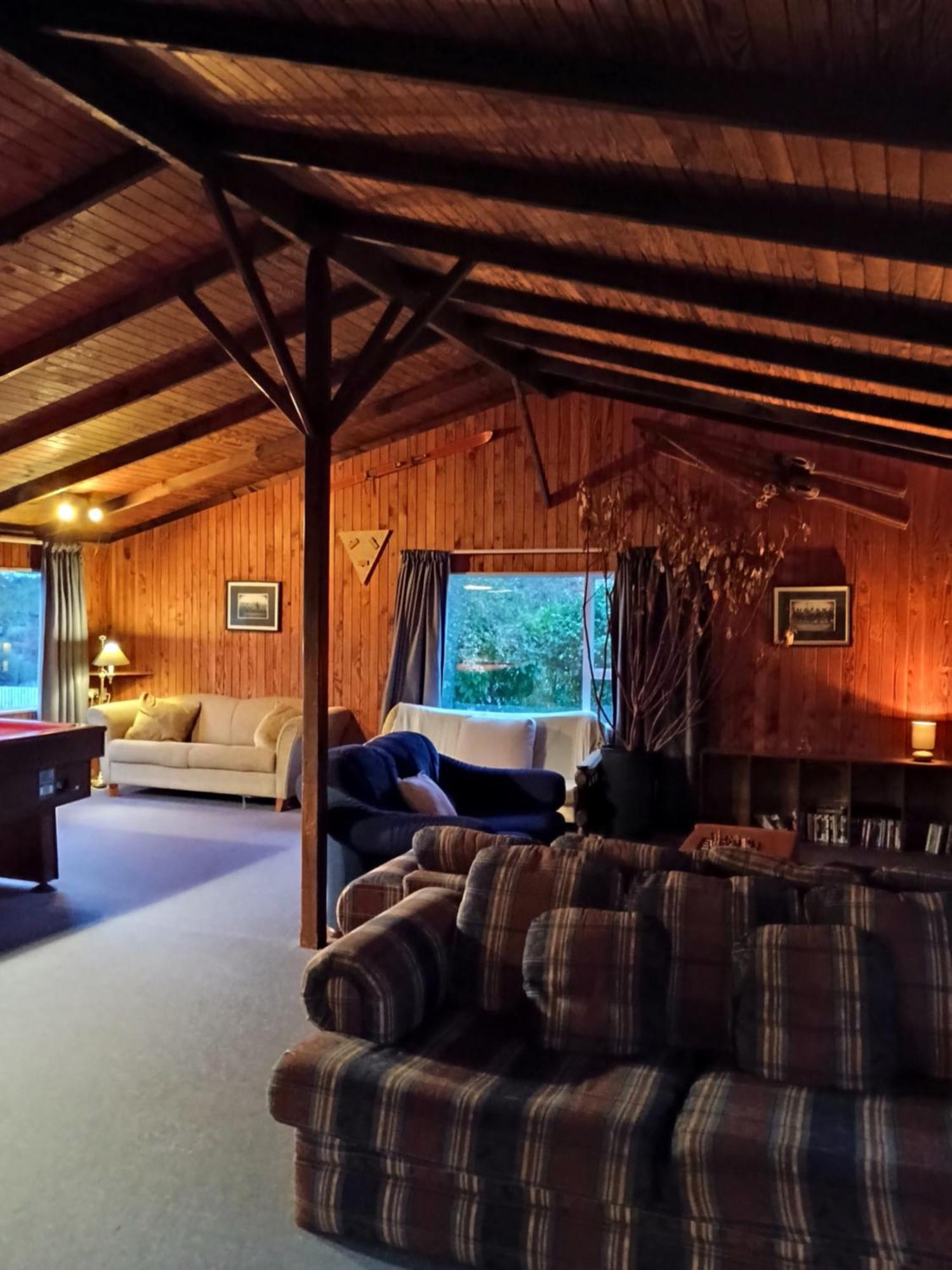 Howards Mountain Lodge National Park Eksteriør bilde